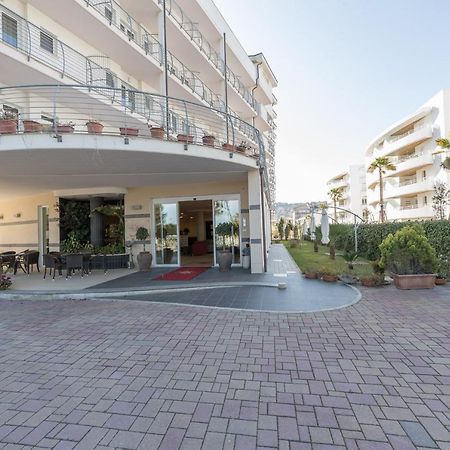 Hotel La Ninfea Montesilvano Exterior foto